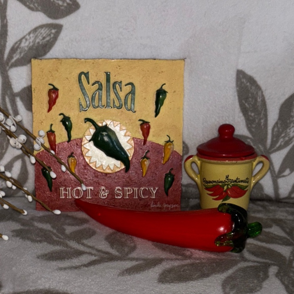 Hot & Spicy Salsa Decor Set - Red and Yellow